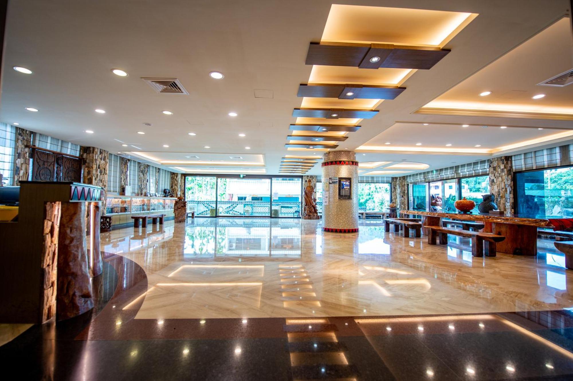 Classic Hotel Shvatan Nantou Екстер'єр фото